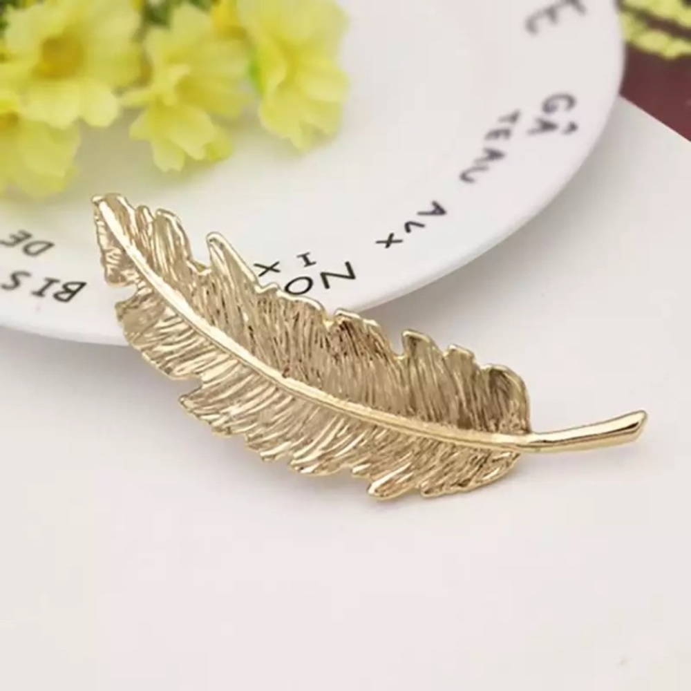 🎉 New Gold Plated Feather Hair Clip